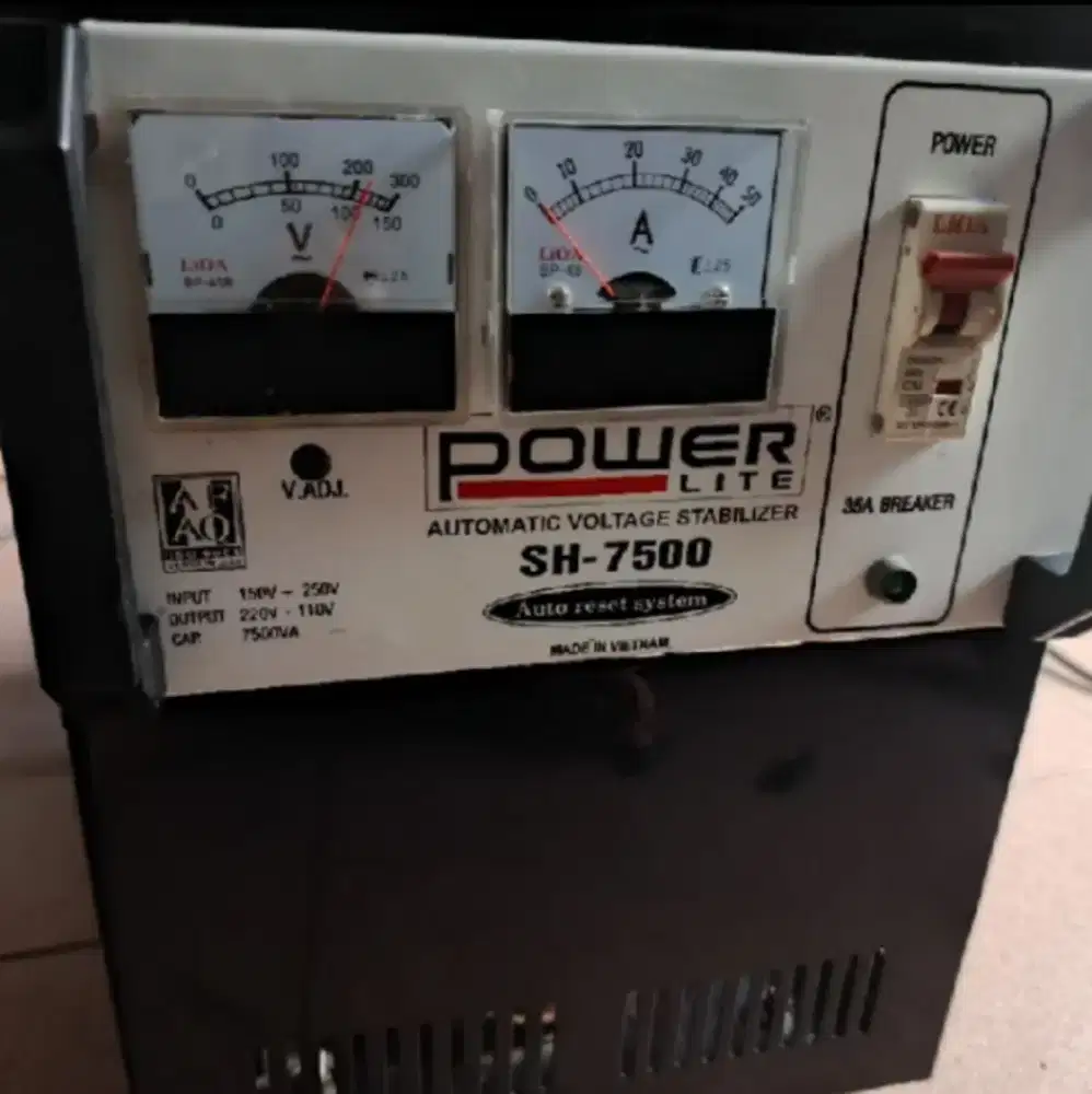 Stabilizer listrik Powerlite SH-7500.