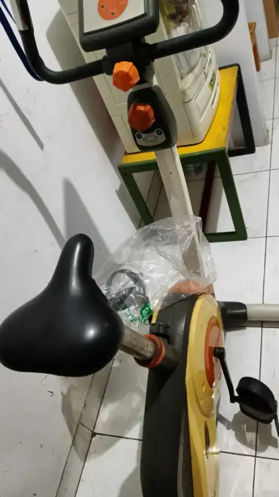 Sepeda statis jadul