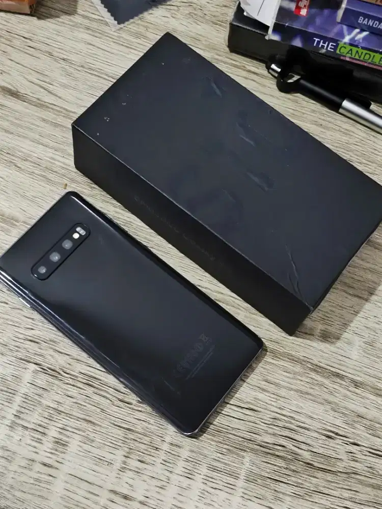 Jual cepat Samsung S10 Plus SEIN bekas pribadi Normal 100% No shadow