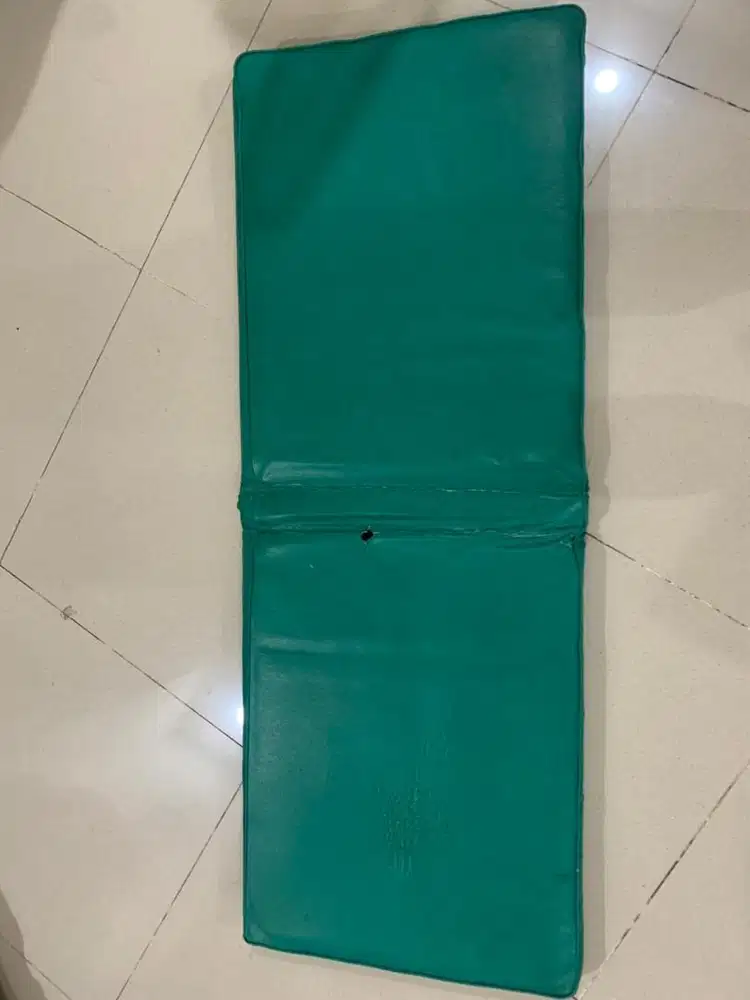 dudukan bantalan sofa bekas