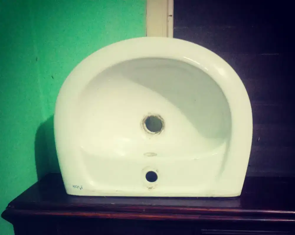 Wastafel Volk Putih mulus
