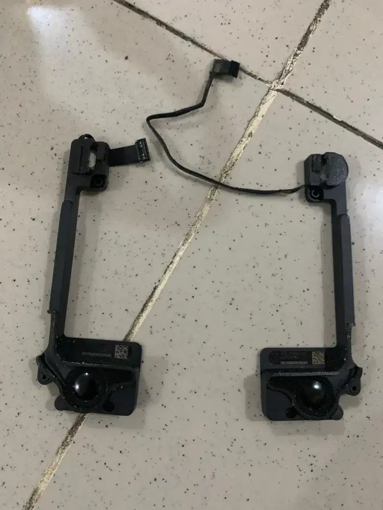 speaker macbook 2015 bekas