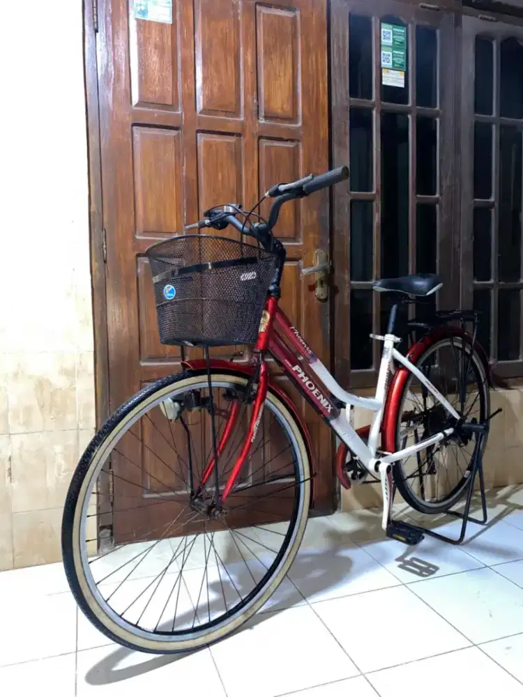Sepeda keranjang ukuran 26 merk Phoenix