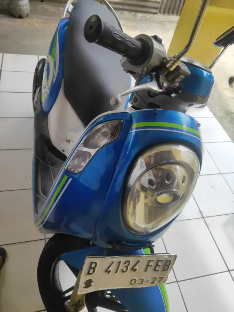 Scoopy 2018 biru