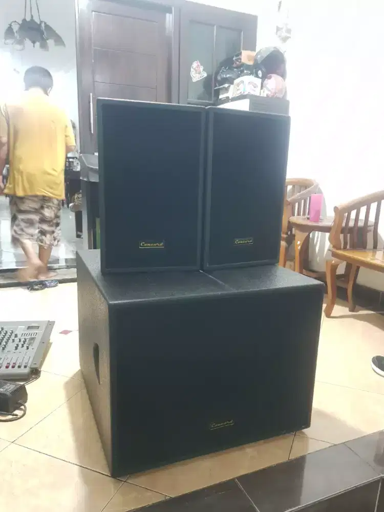 Subwoofer aktif 18 inch + satelite Concord ACT800 made in England