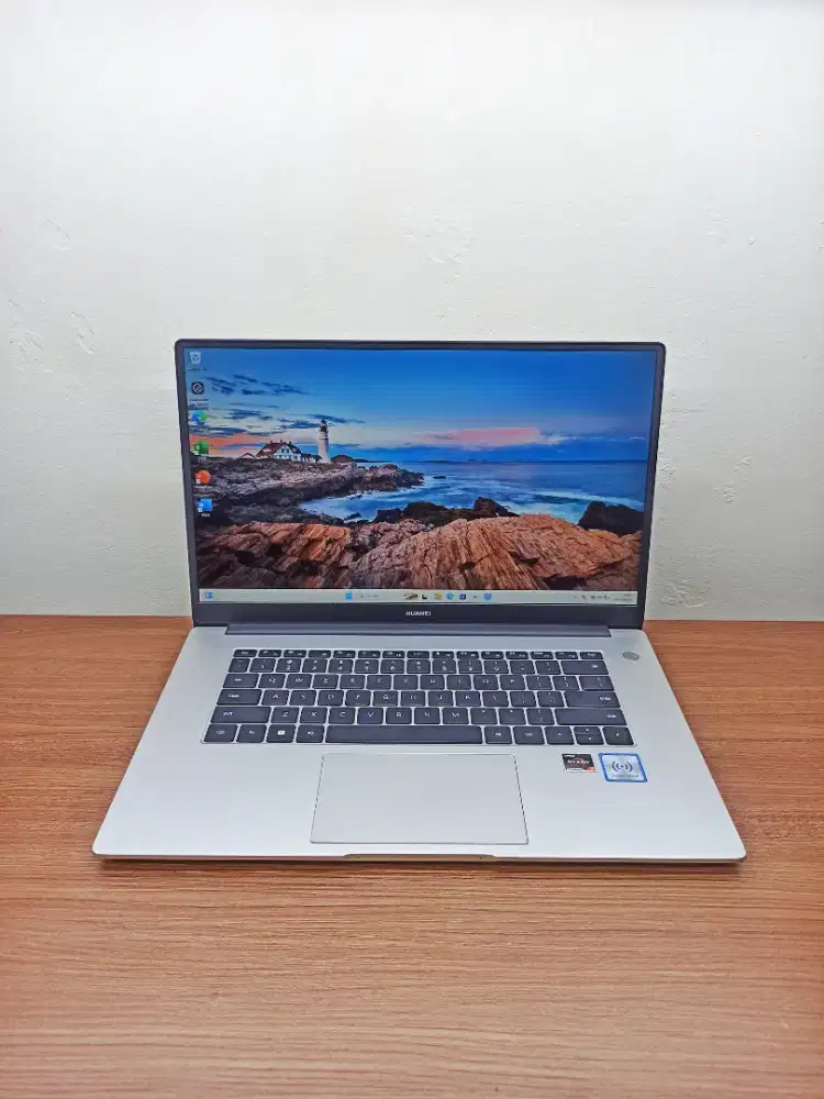 HUAWEI MATEBOOK D 15 AMD RYZEN 7 5700U RAM 8GB SSD 512GB BEKAS