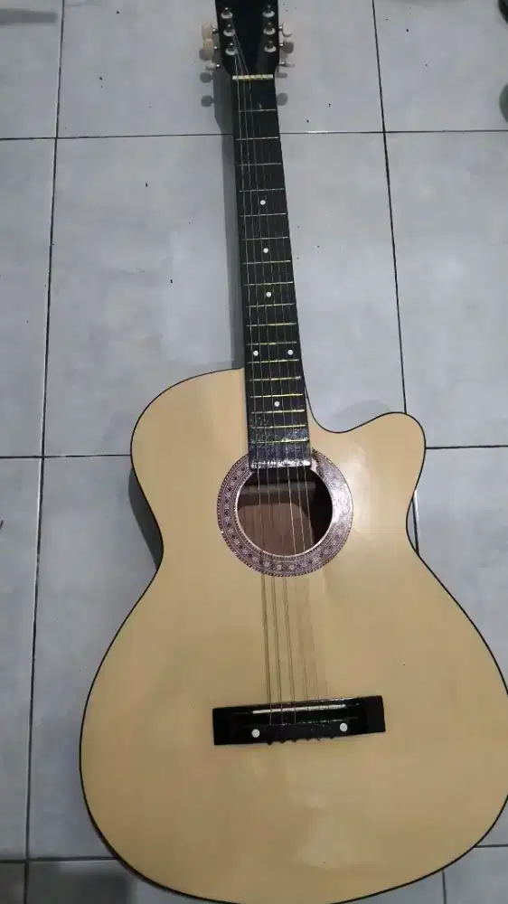 Dijual, Gitar Bekas