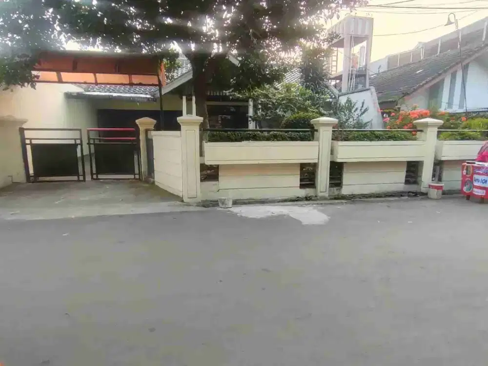 Dijual Rumah Super Luas di Moh. Toha Bandung Lokasi Sangat Strategis