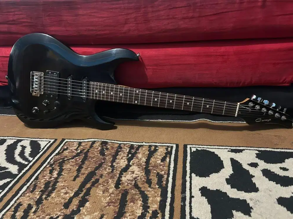 Gitar caraya hss