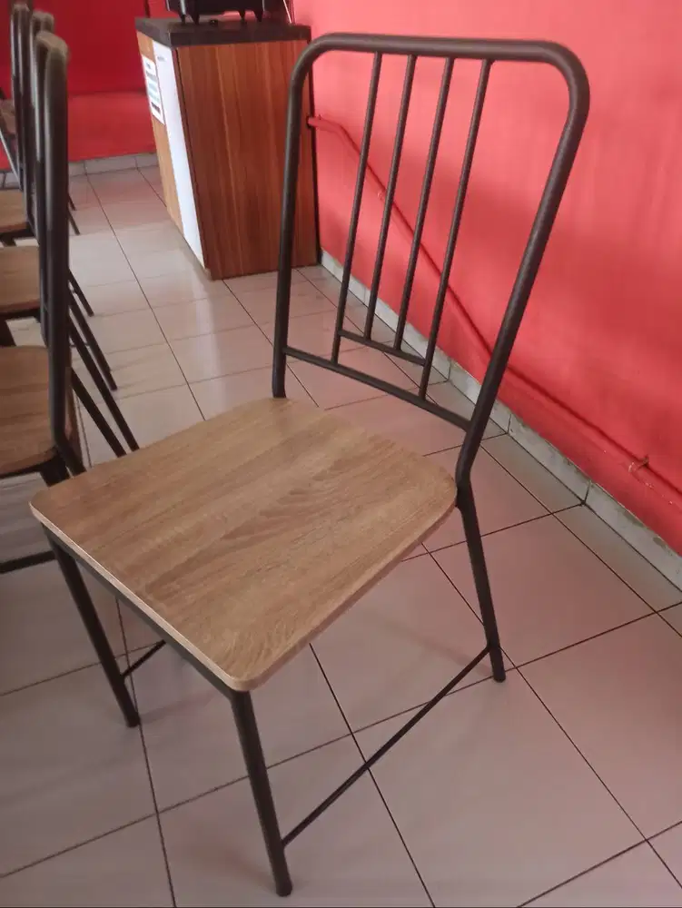 Meja Kursi Makan 1 Set Merk Siantano