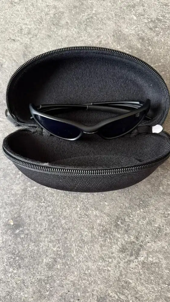 Dijual kacamata olah raga oakley