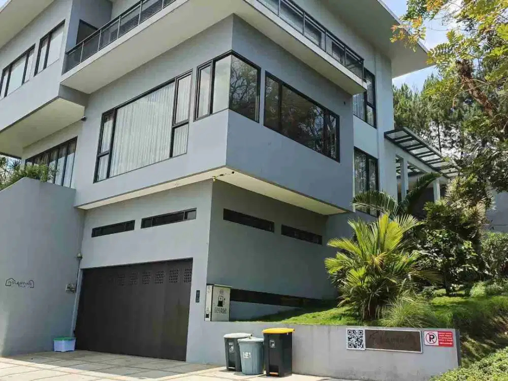 Dijual Villa Mewah Eksclusif View Indah With Privat Pool di Komplek Dago Resort Bandung