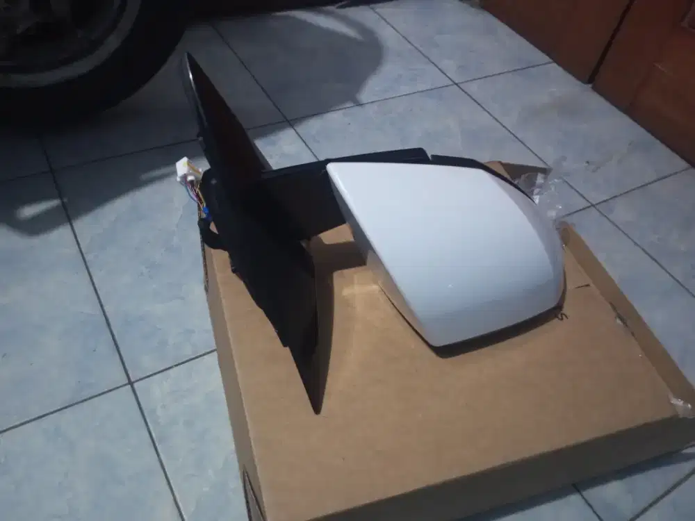 Spion Kanan Hyundai Ioniq 5 Signature Original Bekas Copotan-Minus Rel