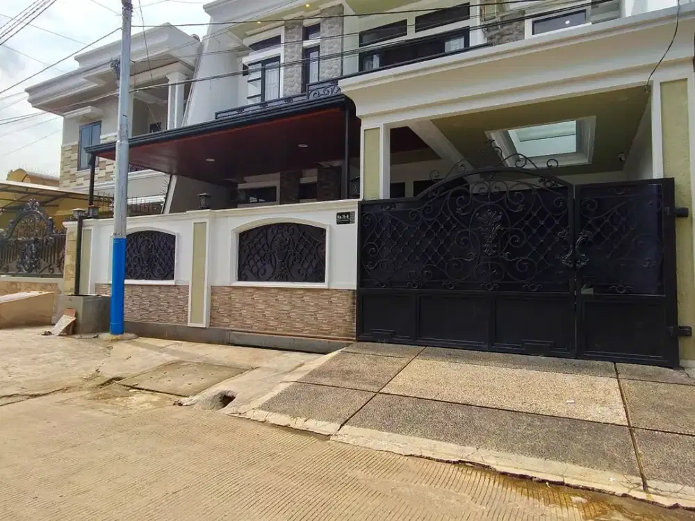 dijual cepat, rumah dalam komplek akses jalan 2 mobil