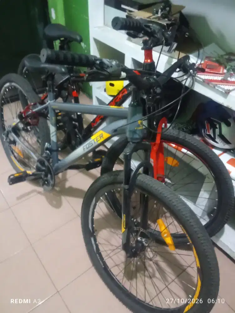 Murah sekali 2 sepeda gunung seperti baru
