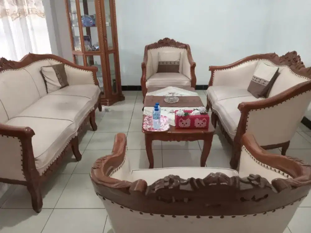 Sofa ruang tamu full set dengan meja