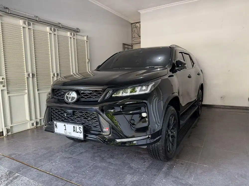 KM3rb! Fortuner VRZ 2.8 GR 4x4 Legender Tetradrive 100% like new