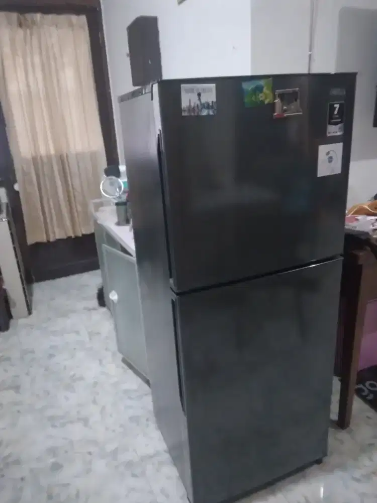 Bismillah, Di jual kulkas Aqua 2 pintu