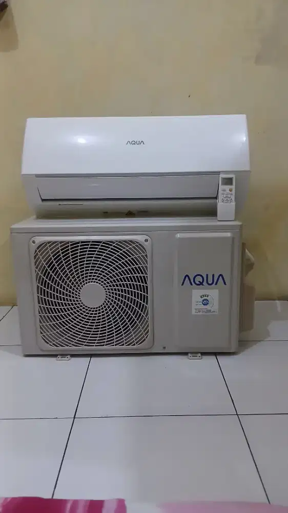 Ac 1/2 pk Aqua second like new