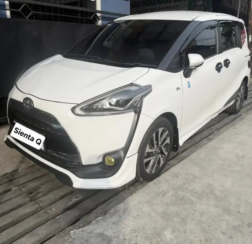 Sienta Q 1.5 Matik 2017 istimewa