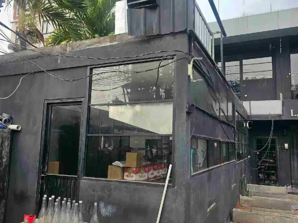 Ruko 2 Lantai ex Resto, Parkiran Luas di Jalan Utama Sunset Road Kuta