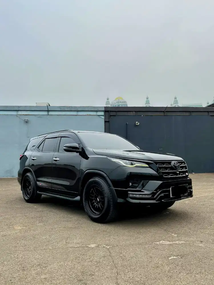 Toyota Fortuner GR sport 2023 MOBIL ISTIMEWA