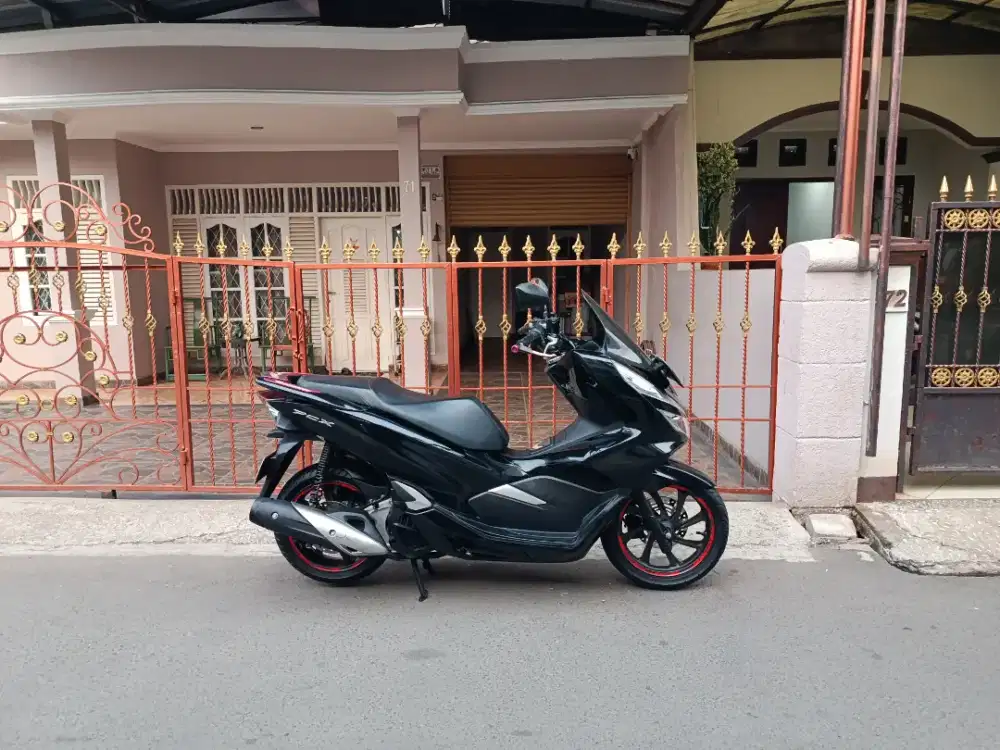 Honda pcx tahun 2018