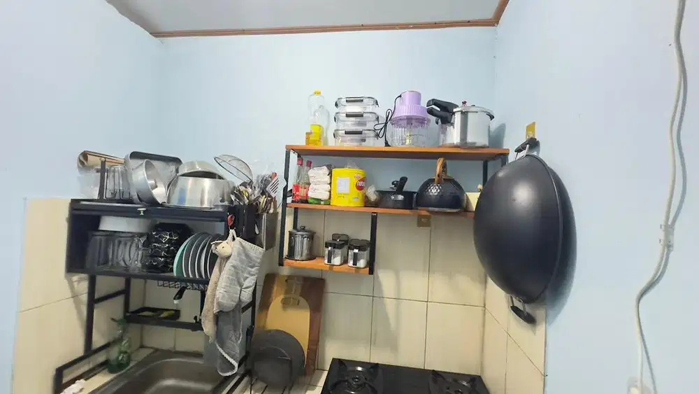 Dijual rak dan lemari makan beserta isi nya