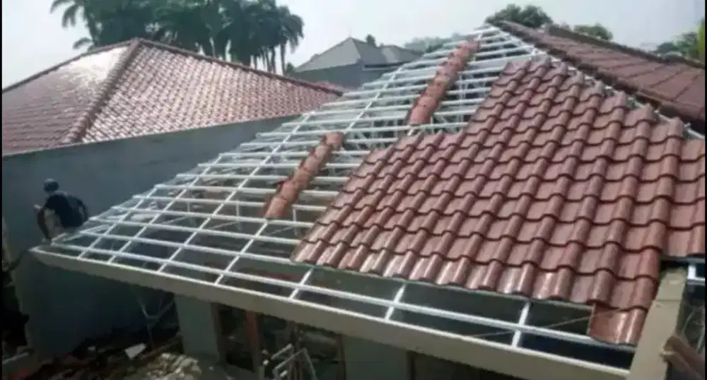 Tukang perbaikan atap bocor,dag,talang,kanopi,renopasi dll