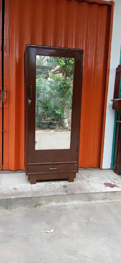 Lemari pakaian pintu 1 art deco
