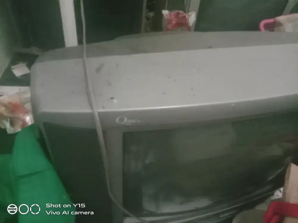 Televisi tabung Akira dan sharp