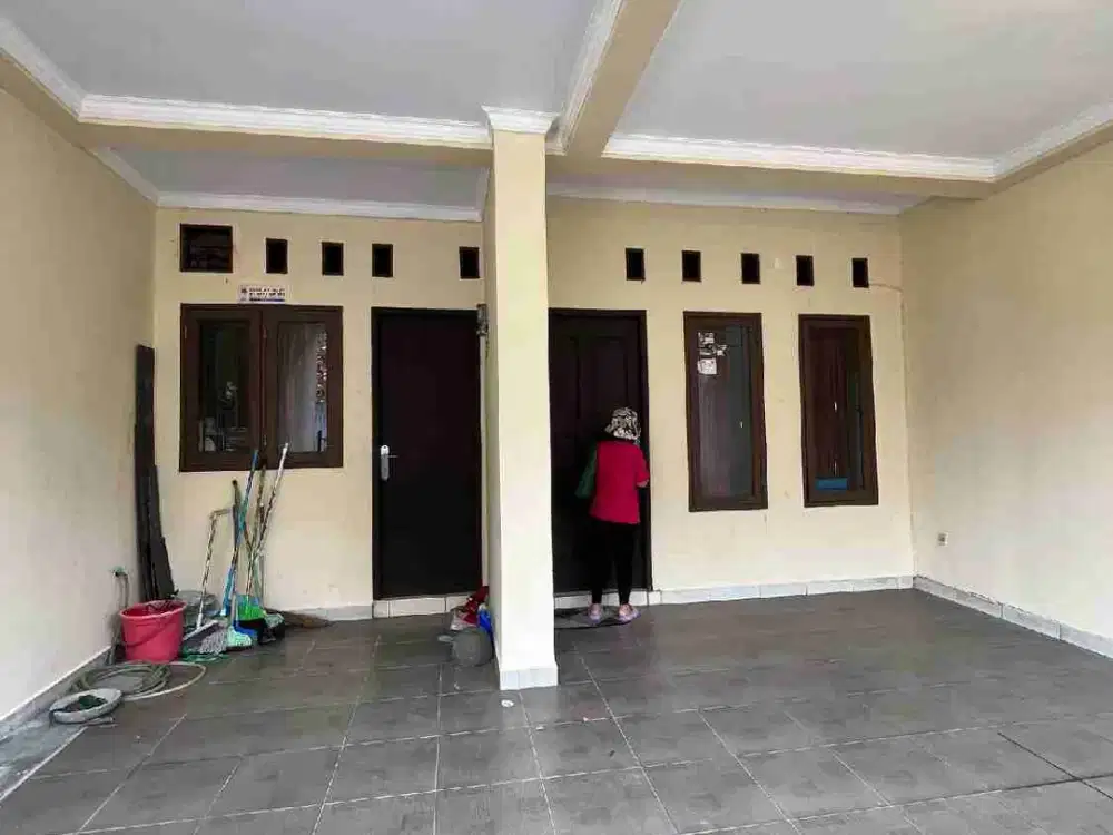Rumah 2 Lt Sewa / Jual Rapih di Taman Malaka Duren Sawit Jakarta Timur