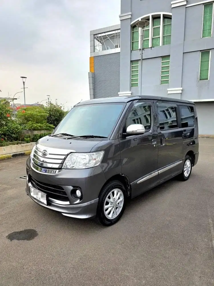 Daihatsu Luxio X AT 2025 Like New
