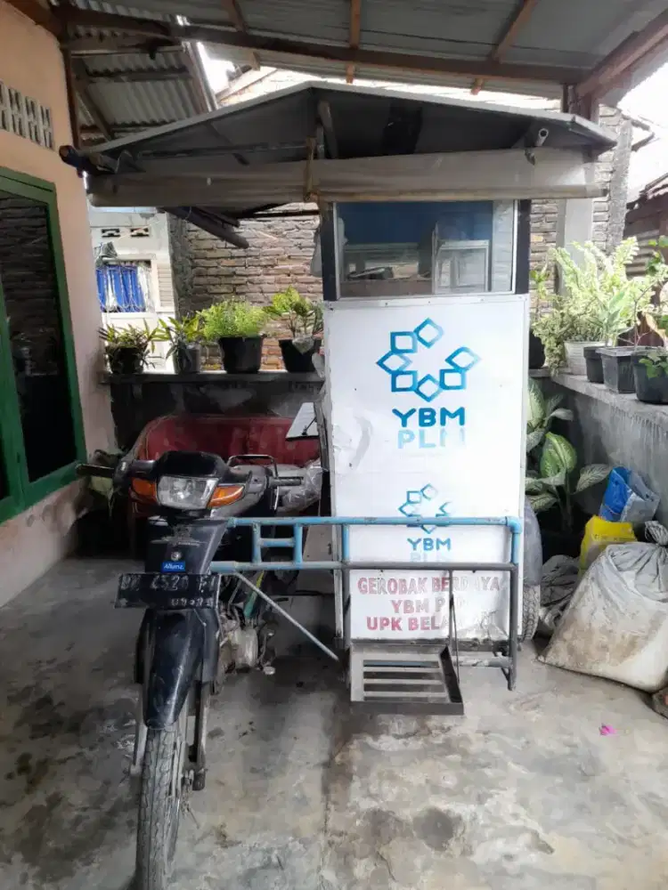 Becak cocok buat jualan molen,gorengan,bakso, dllnya