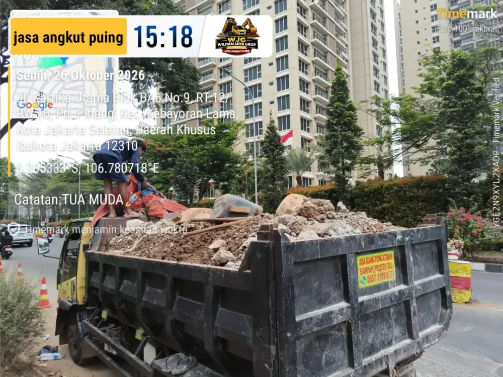 Buang puing dan angkut puing proyek