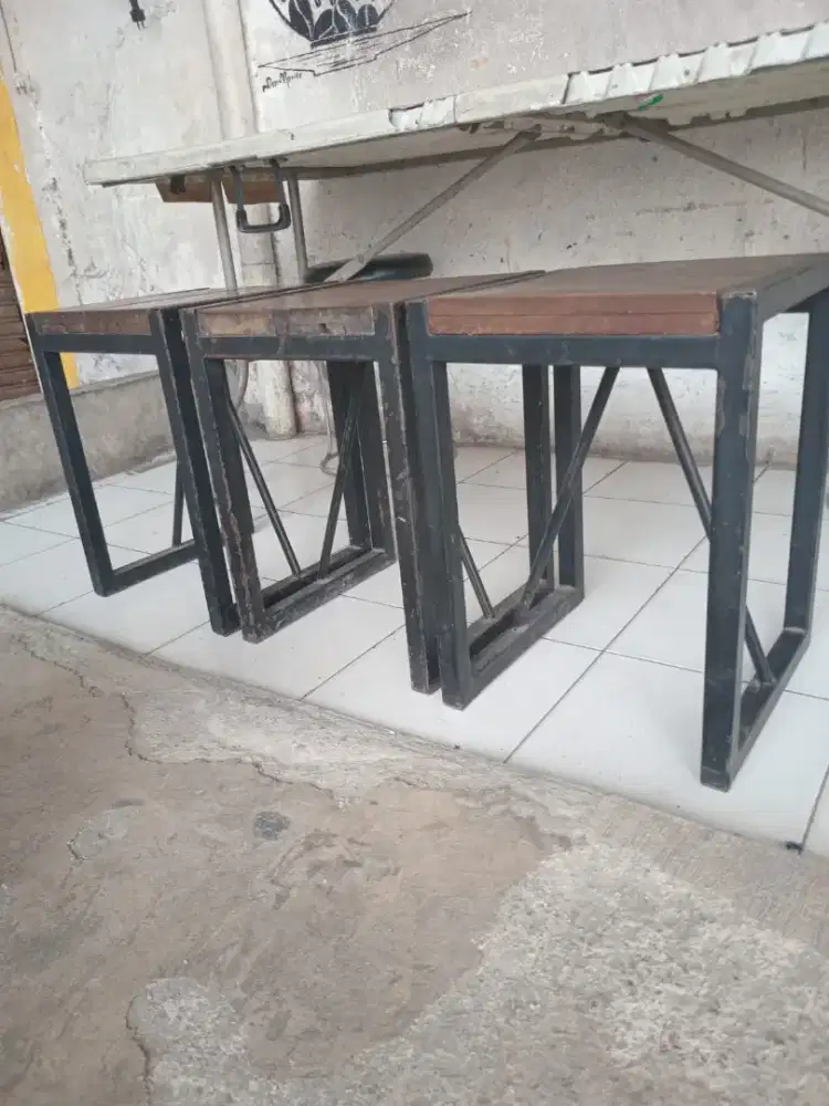 Dijual Murah 8 Unit Kursi Besi Kayu Industrial Bekas Cafe Karawaci