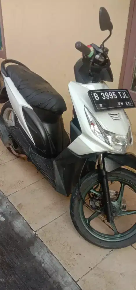 Dijual motor beat karbu 2011