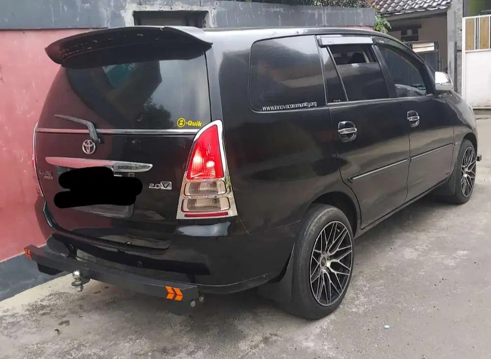 Toyota Kijang Innova 2004 Bensin