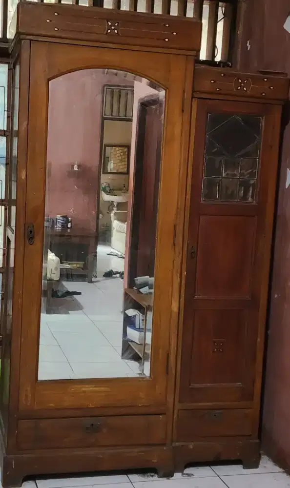 LEMARI KAYU JATI LAWAS