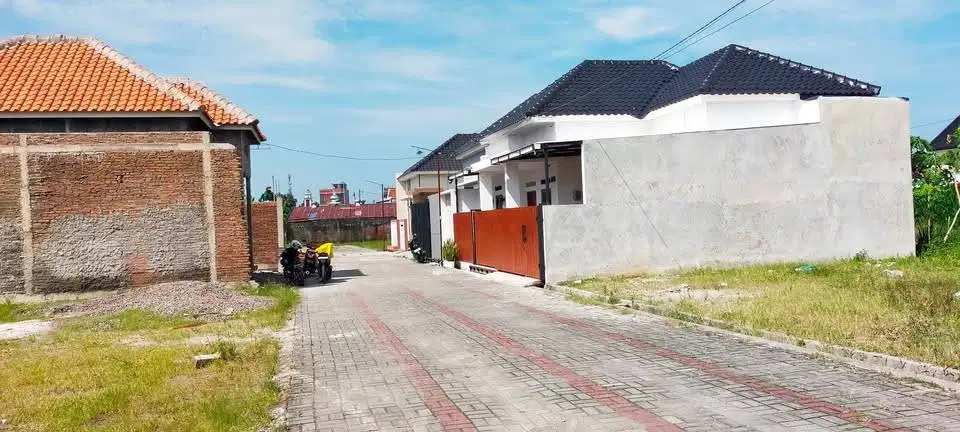 Sisa 1 Unit Paling Depan, Tanah Kavling ( SHM ). Blkng Luwes Gentan