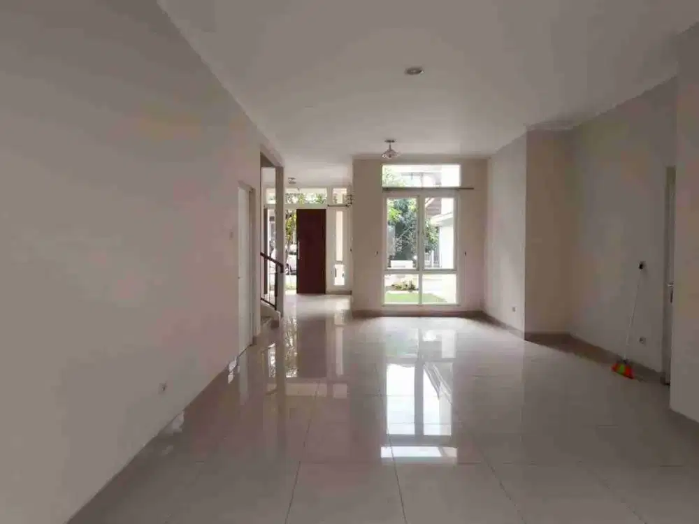 Disewakan rumah minimalis modern, siap huni dalam cluster di kota wisata