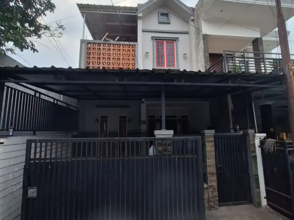 DIJUAL RUMAH 2 LANTAI DI CIGANITRI