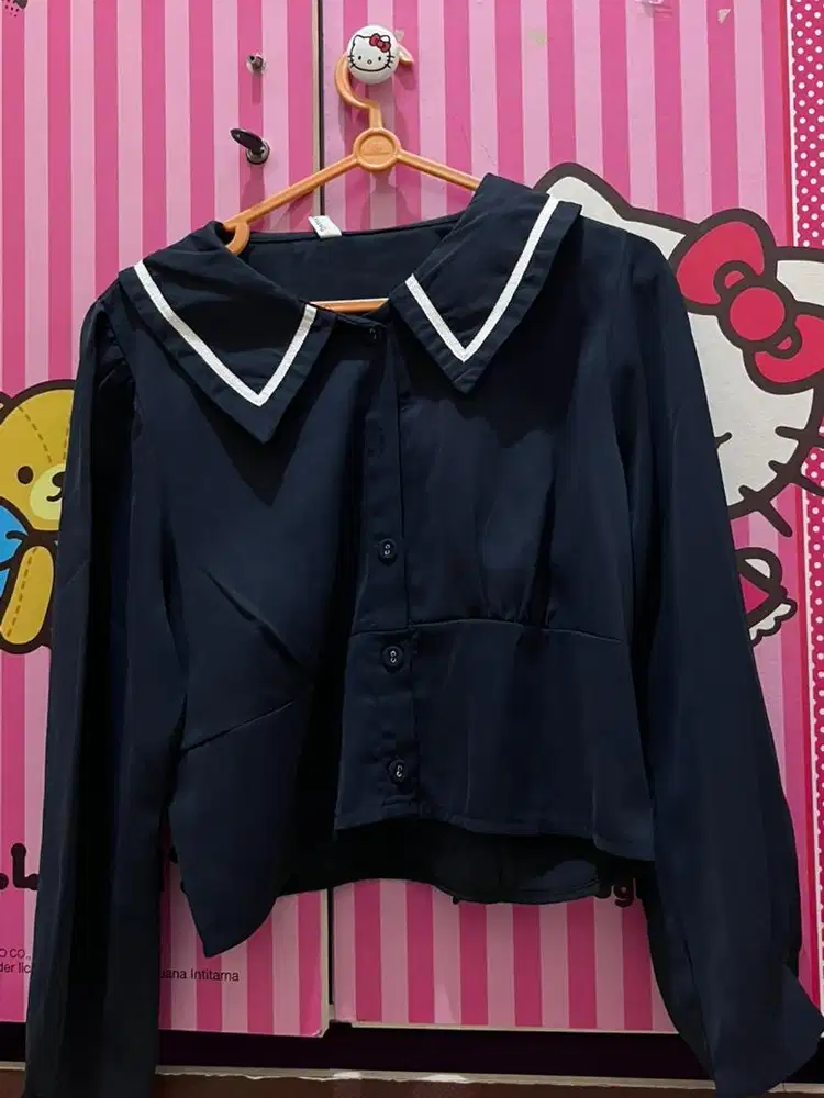 Blouse Crop Navy Kerah Sailor Lengan Panjang | Preloved Kondisi Bagus