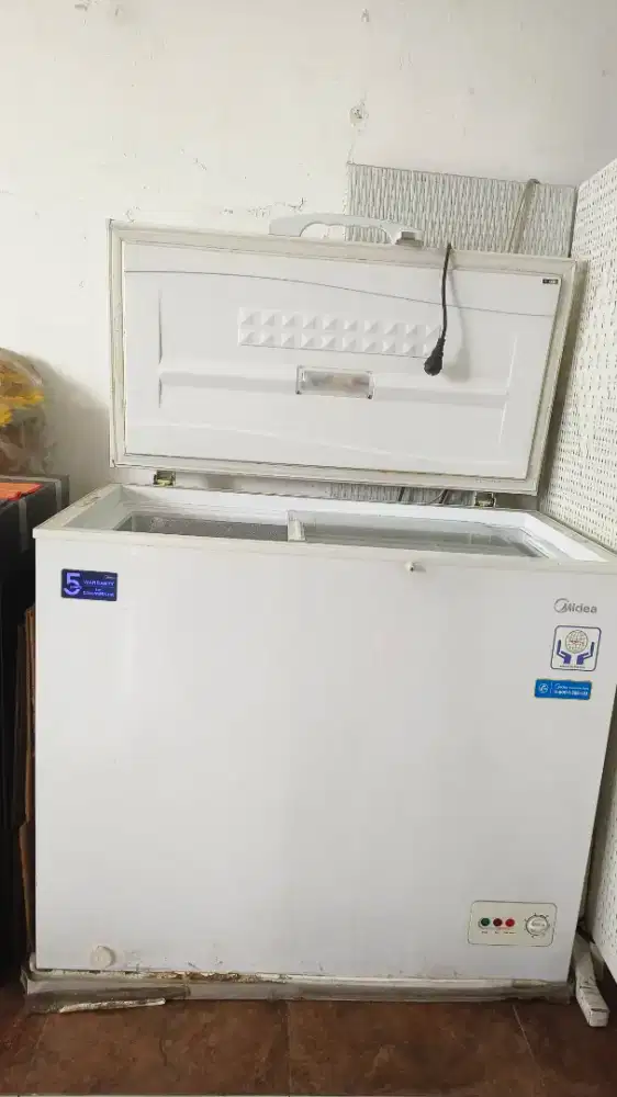 Freezer Midea HS252CK Kapasitas 191Liter