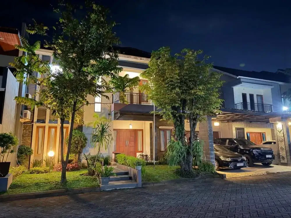 Disewakan Rumah Full Furnish Dalam Perumahan Lokasi Dekat Amplaz