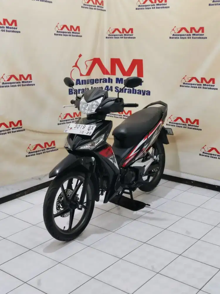 Honda Supra x 125 fi Tahun 2014 warna hitam