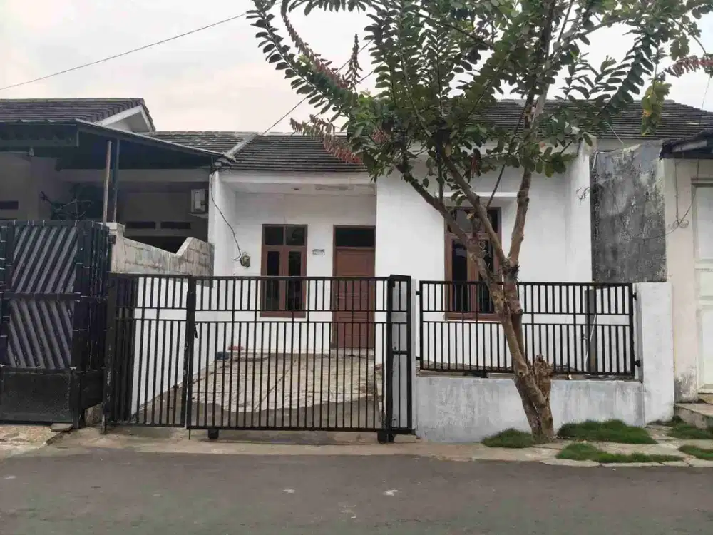 Dijual dibawah harga pasar rumah baru renov di Perum Legok Permai Tangerang.