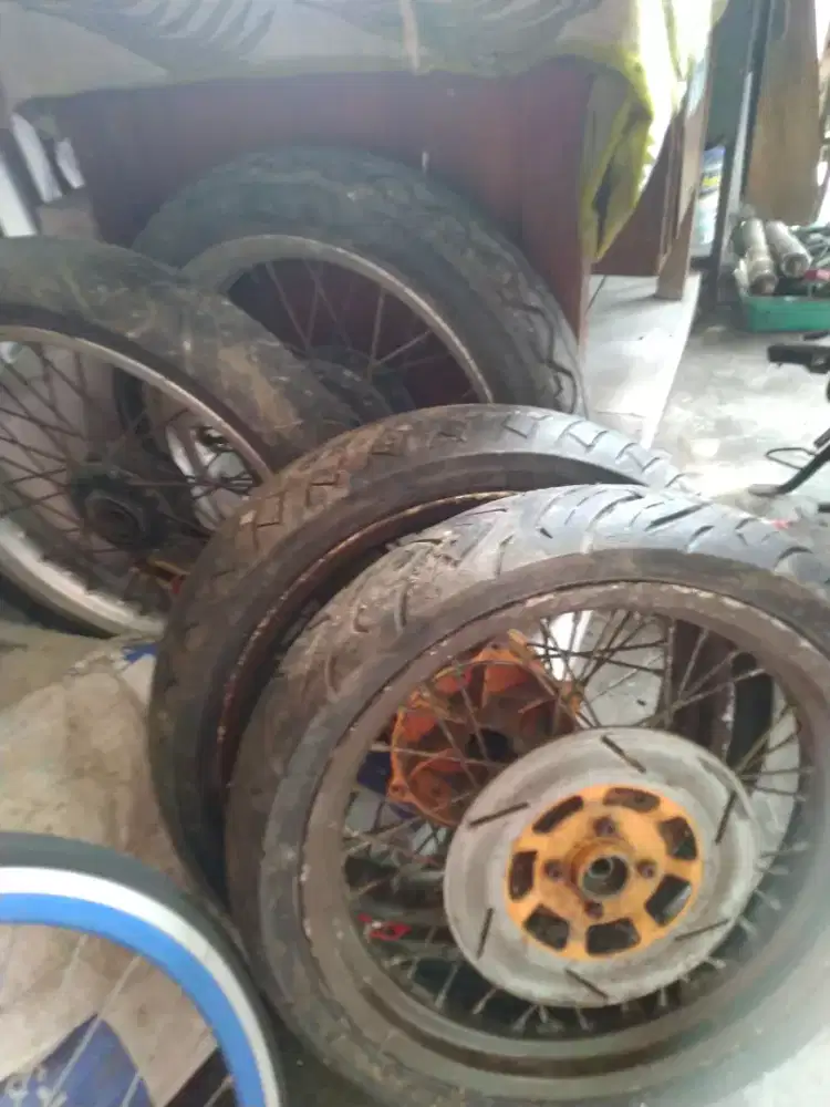 D jual pelek tapak lebar
