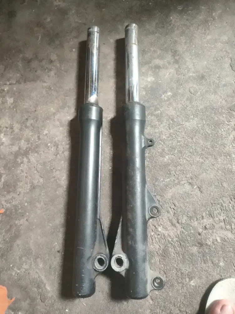 Tabung sok kanan kiri original buat matic honda.