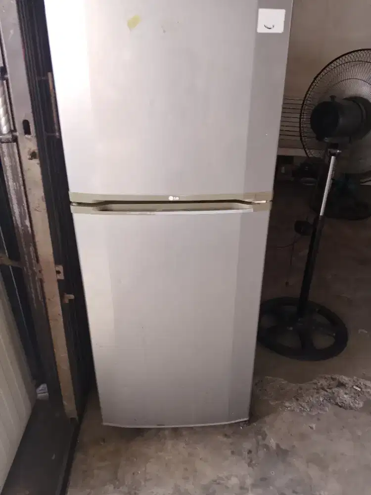 Kulkas LG 2pintu